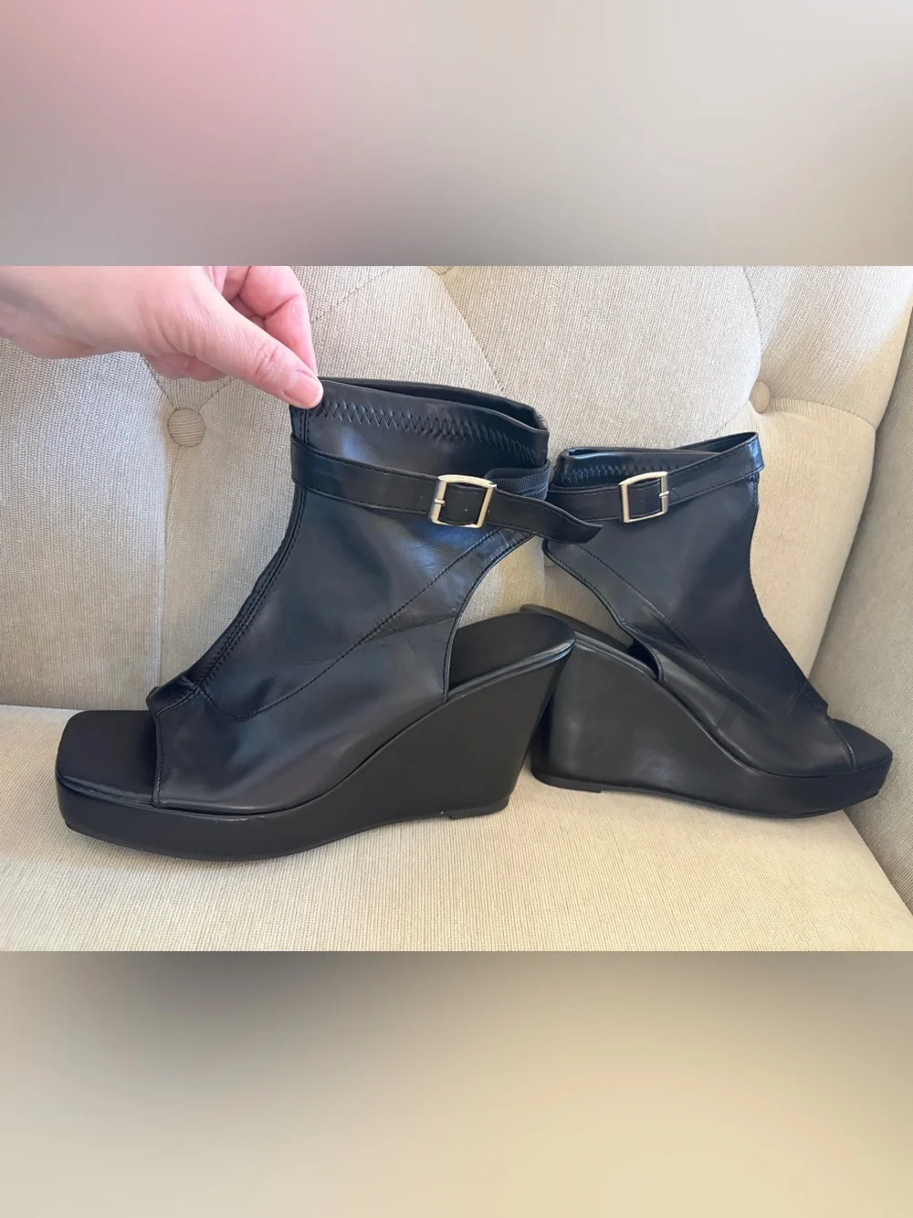 N/A stylish black